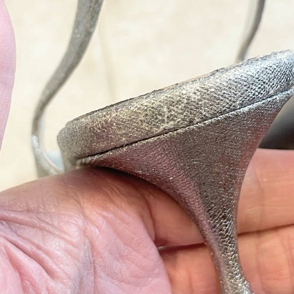 Incredible vintage Manolo Blahnik Silver fabric and leather sling backs! - Picture 14 of 17